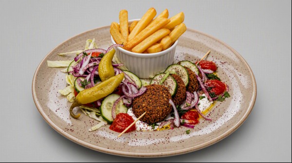 Restauracja Kinowa Craft Food and Pub Krasnik FALAFEL plus FRYTKI